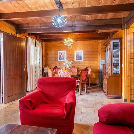 Casa vacanze 4br Wooden -pool & Views - Parking *