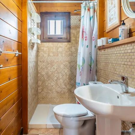 4br Wooden -pool & Views - Parking *